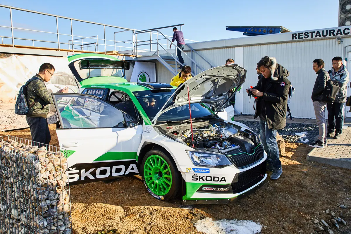 WRC Skoda Fabia R5: limited edition (4)