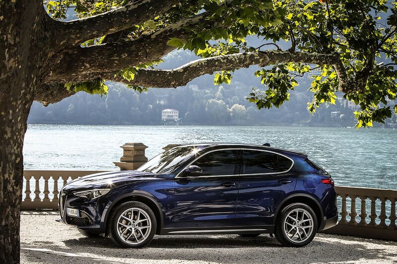 Uscito da poco e con gamma non estesa quanto certi rivali, ma presente nella top-ten delle ricerche usato, Alfa Romeo Stelvio