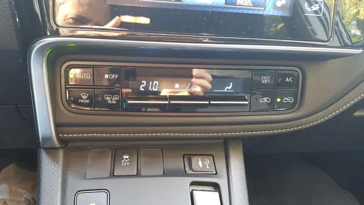 Toyota Auris Touring Sports | Versatile... ibrida... comoda! (16)