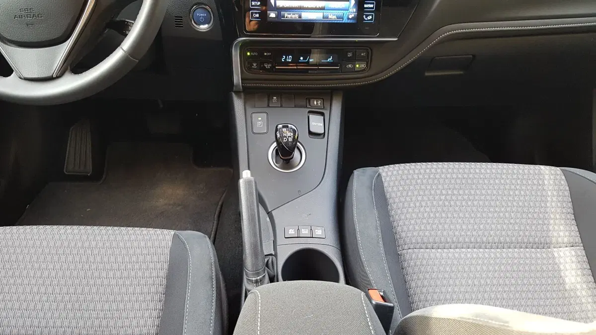 Toyota Auris Touring Sports | Versatile... ibrida... comoda! (19)