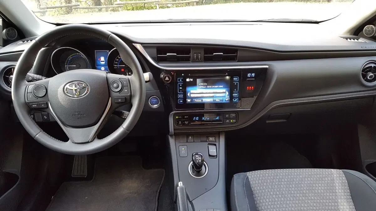 Toyota Auris Touring Sports | Versatile... ibrida... comoda! (20)