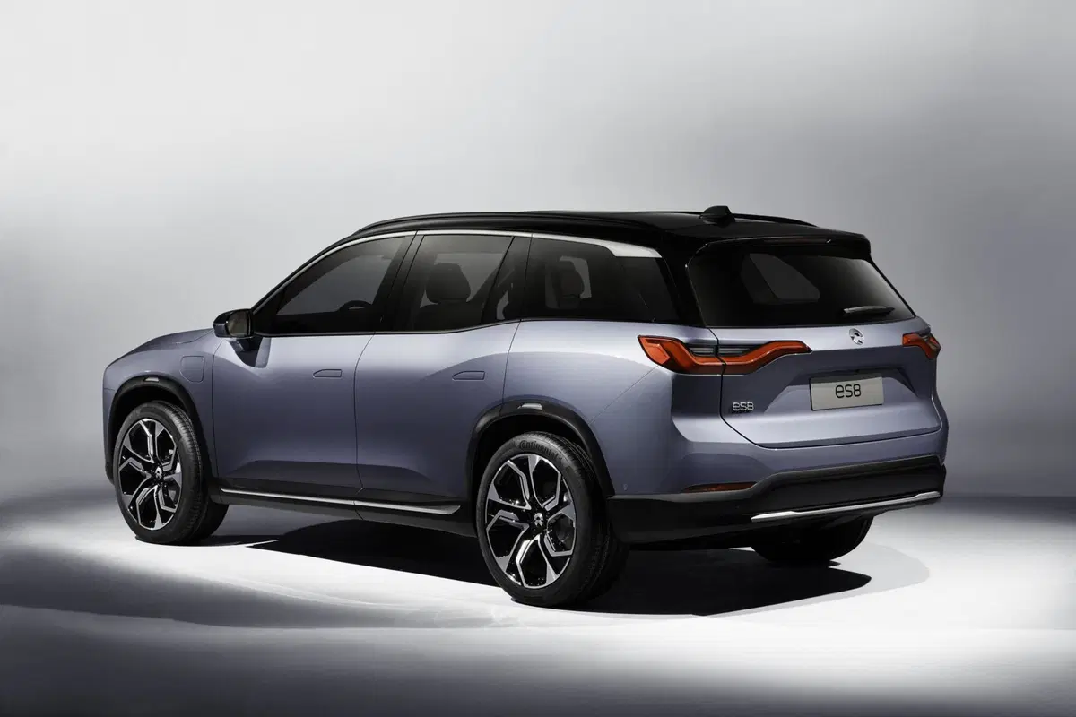 NIO ES8: un po' cinese, un po' austriaca (5)