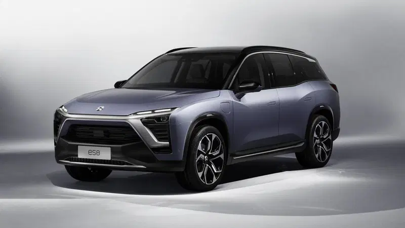 NIO ES8: un po' cinese, un po' austriaca