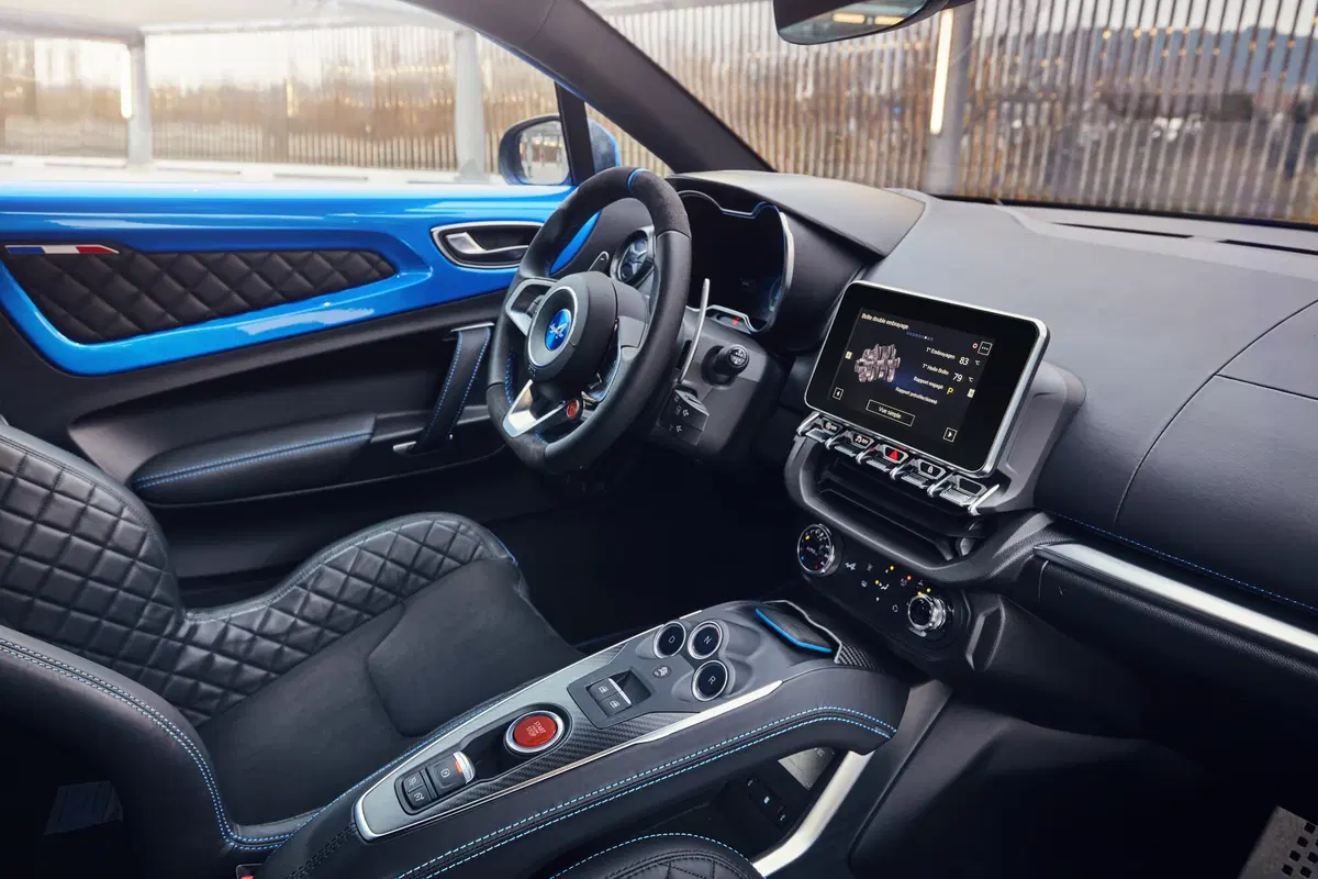 Alpine A110 Première Edition, 252 CV tra 4C e Cayman (11)