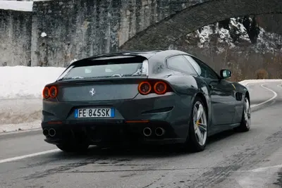 Ferrari GTC4Lusso, anche Enzo la adorerebbe [Video]