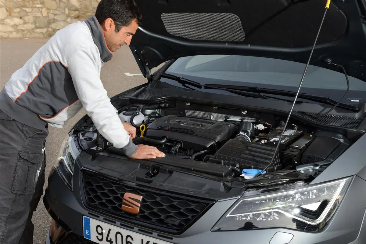 Seat Leon Cupra R, solo 30 in Italia (4)