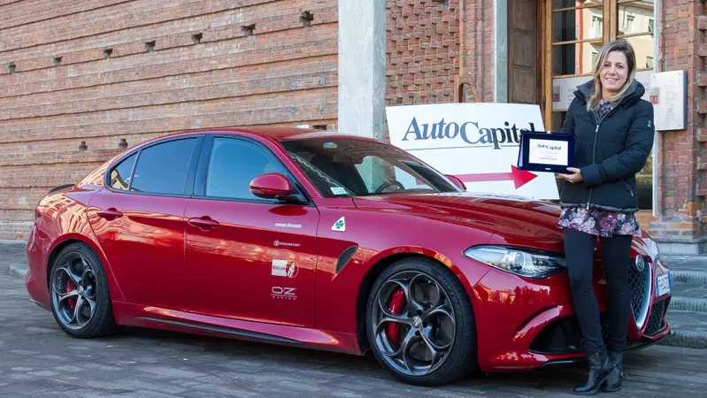 L'Alfa Giulia Quadrifoglio di Romeo Ferraris vince il premio Stradivari di Autocapital [Video]