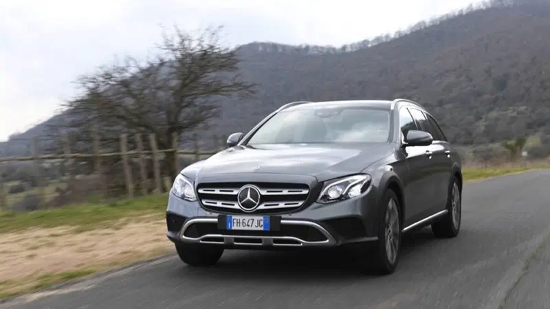 Mercedes Classe E All-Terrain | C'&egrave; tutto... e poi c'&egrave; ancora di pi&ugrave;! [Video]