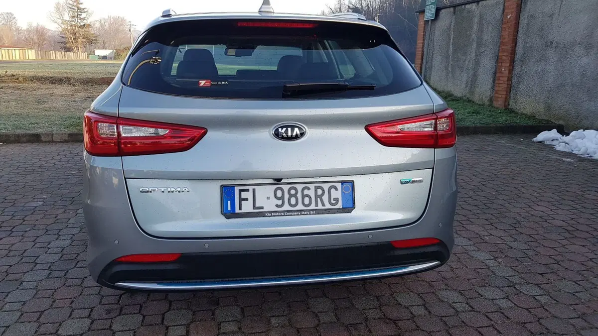 Kia Optima SW | Ibrida, plug-in, e quanti km in elettrico! (3)