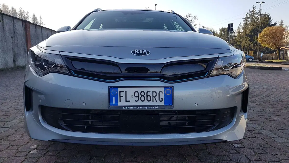 Kia Optima SW | Ibrida, plug-in, e quanti km in elettrico! (12)