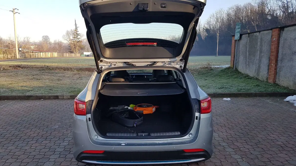 Kia Optima SW | Ibrida, plug-in, e quanti km in elettrico! (15)