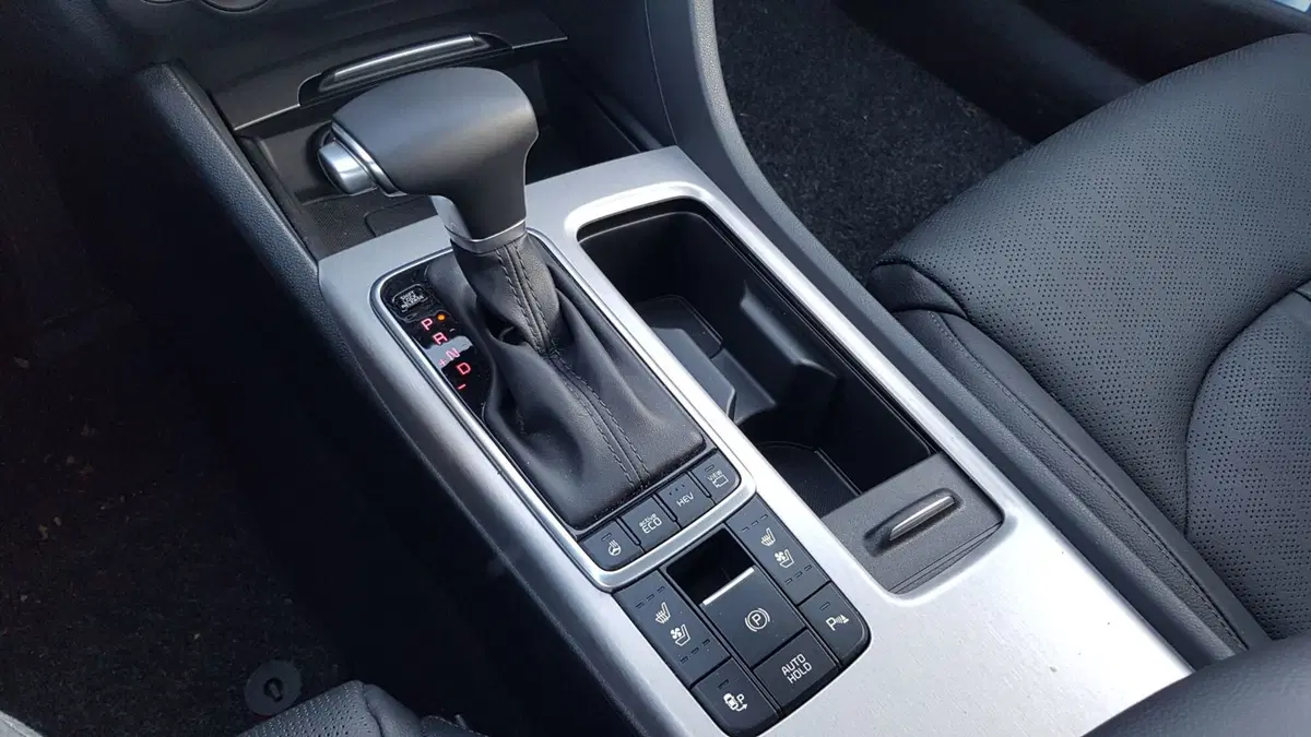 Kia Optima SW | Ibrida, plug-in, e quanti km in elettrico! (19)