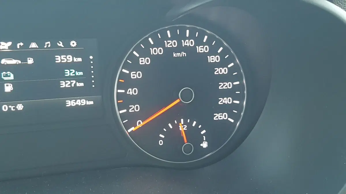 Kia Optima SW | Ibrida, plug-in, e quanti km in elettrico! (26)
