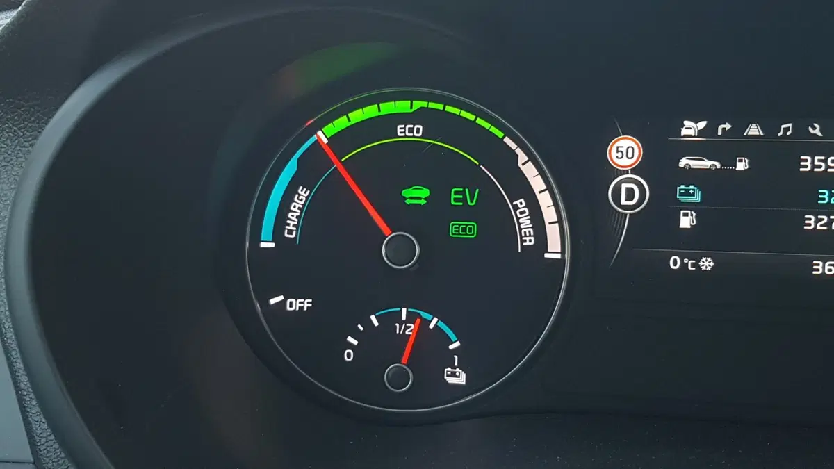 Kia Optima SW | Ibrida, plug-in, e quanti km in elettrico! (27)
