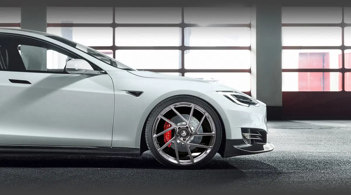 Tesla Model S, arriva il performance kit di Novitec