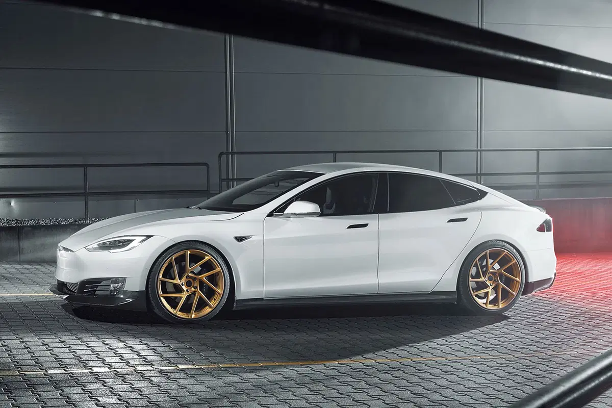 Tesla Model S, arriva il performance kit di Novitec (3)