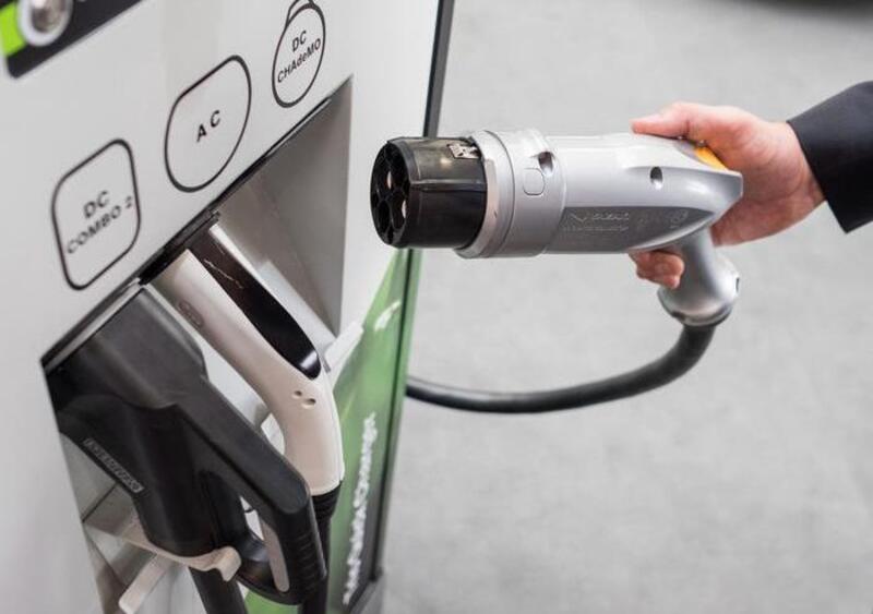 E-Via Flex-E, colonnine superveloci per auto elettriche