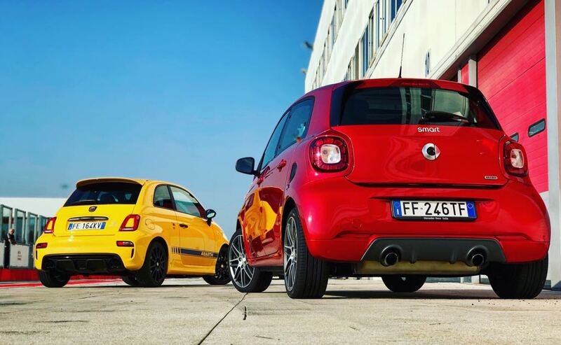 Abarth 595 Competizione Vs Smart Forfour Brabus: a 25K euro.. La sportiva o la pratica?