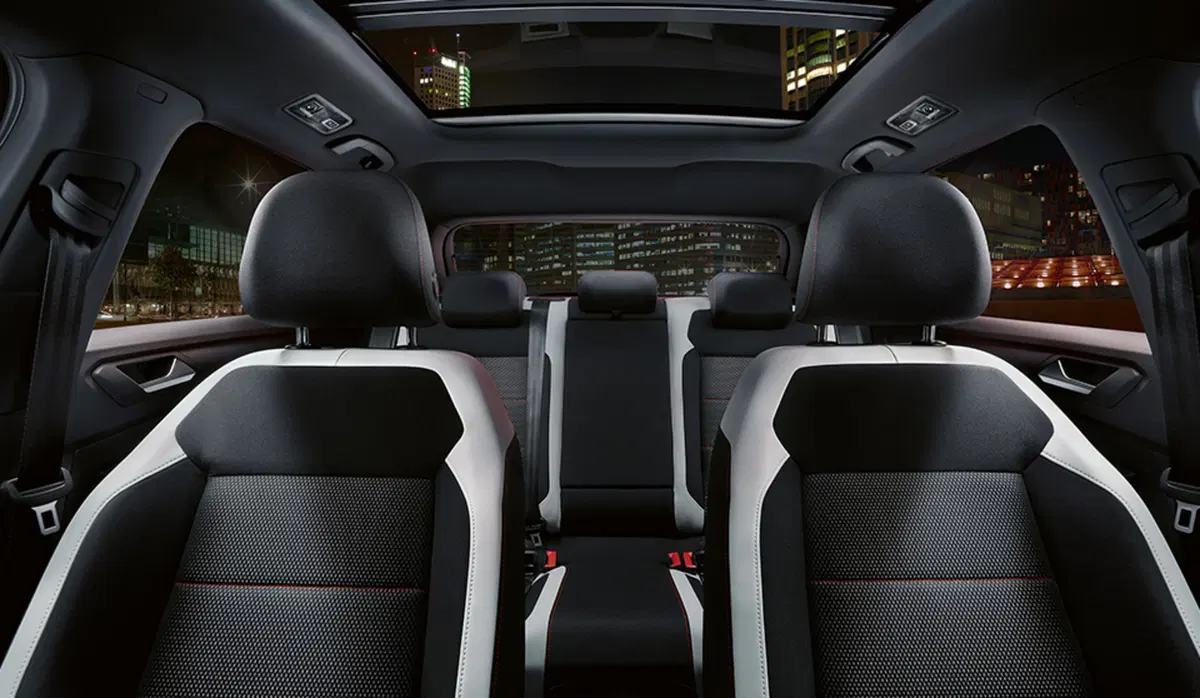 Quale comprare, Confronto: Volkswagen T-Roc TSI Vs Jeep Renegade MAir (4)