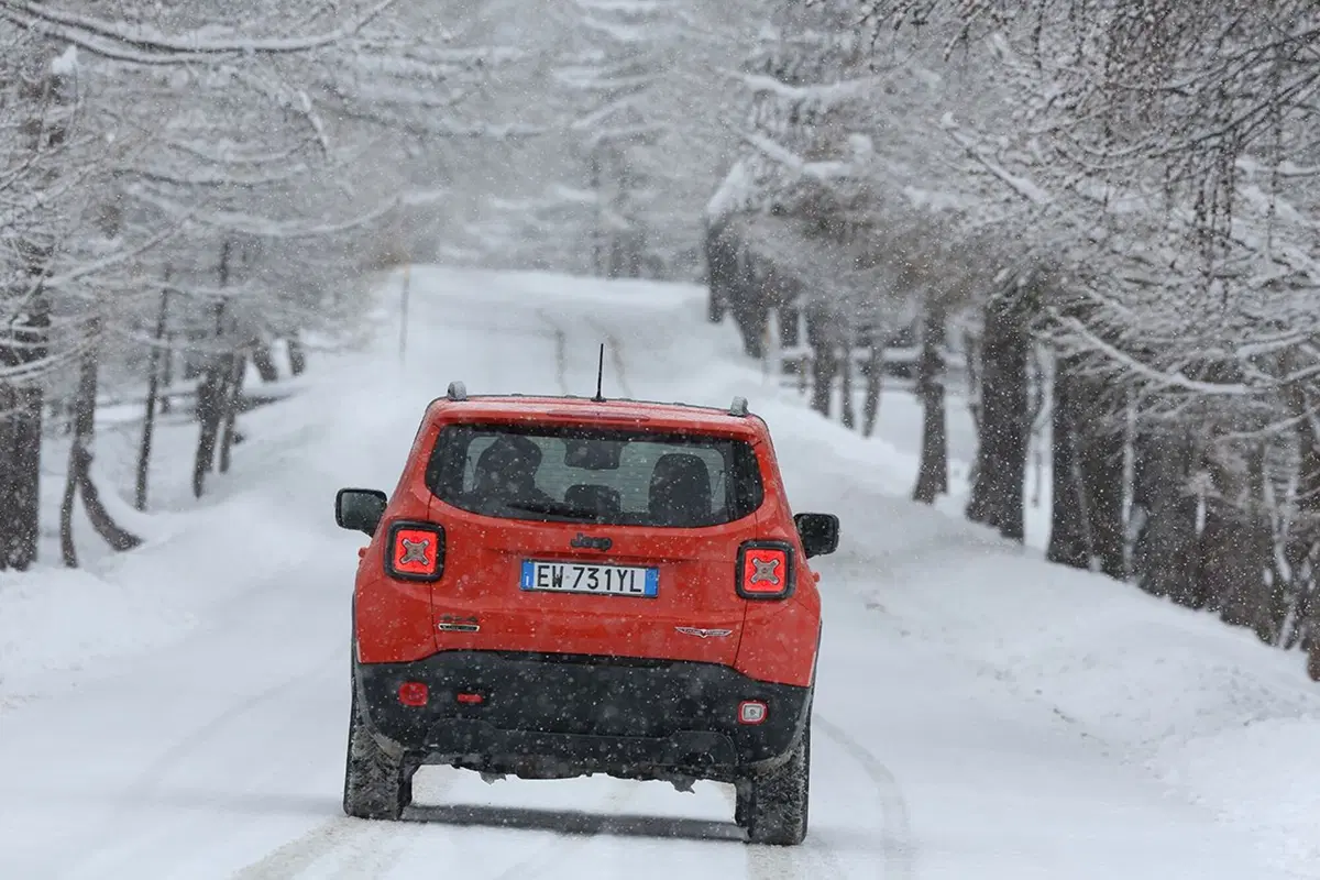 Quale comprare, Confronto: Volkswagen T-Roc TSI Vs Jeep Renegade MAir (3)