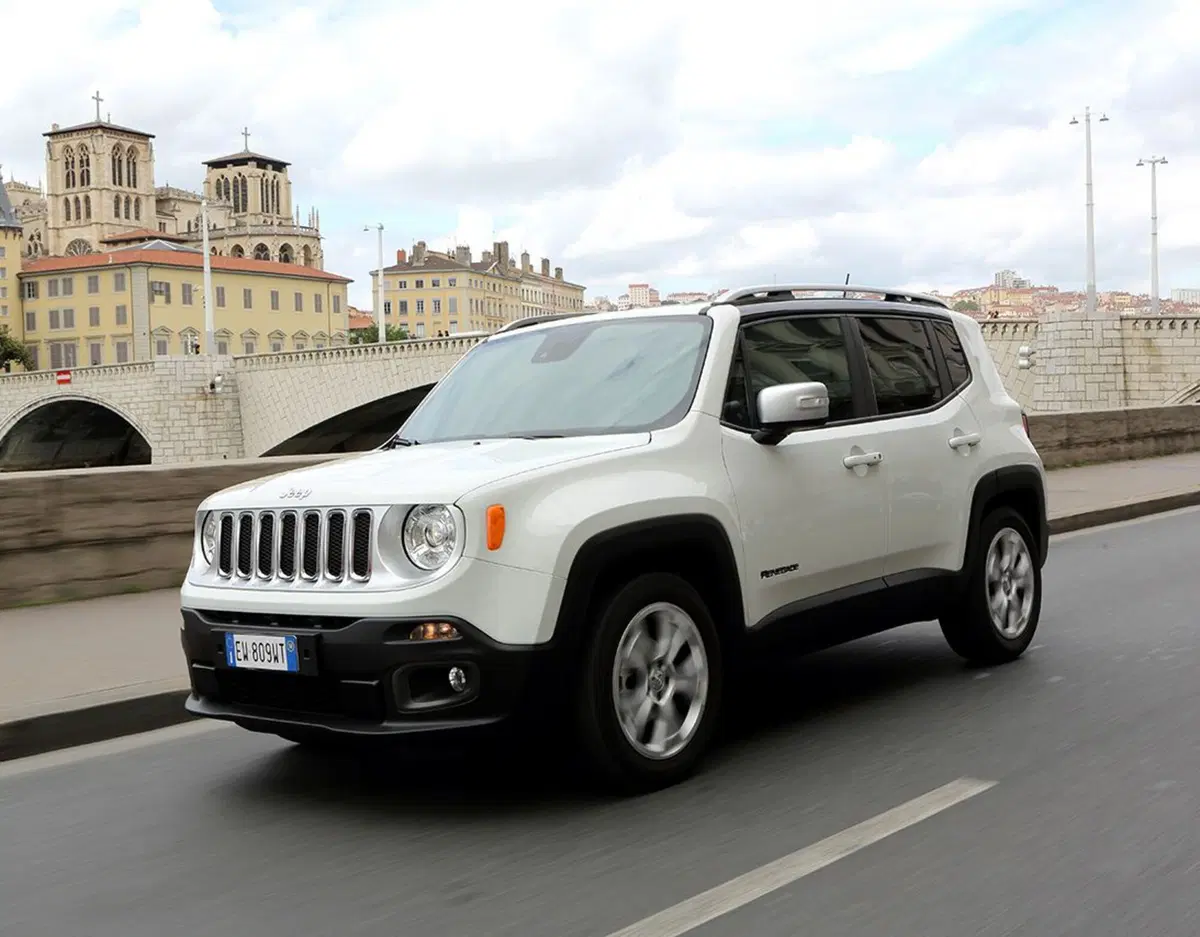 Quale comprare, Confronto: Volkswagen T-Roc TSI Vs Jeep Renegade MAir (14)