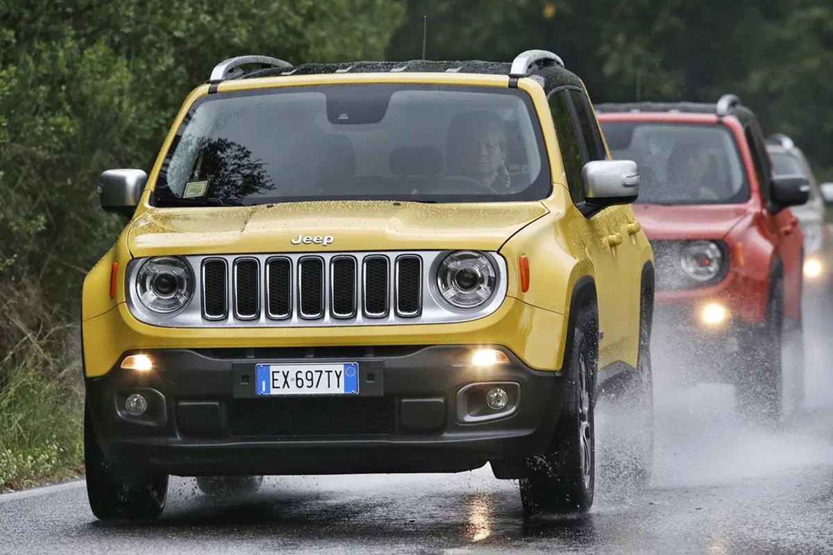 Quale comprare, Confronto: Volkswagen T-Roc TSI Vs Jeep Renegade MAir (8)