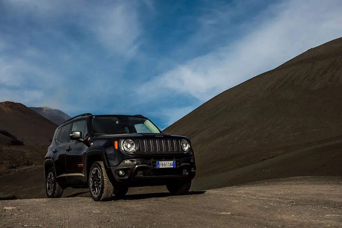 Quale comprare, Confronto: Volkswagen T-Roc TSI Vs Jeep Renegade MAir (11)