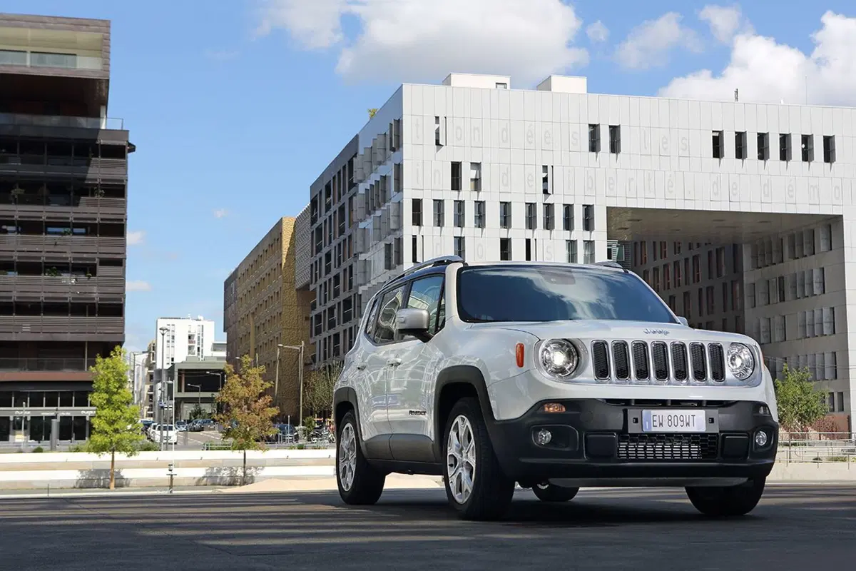 Quale comprare, Confronto: Volkswagen T-Roc TSI Vs Jeep Renegade MAir (34)