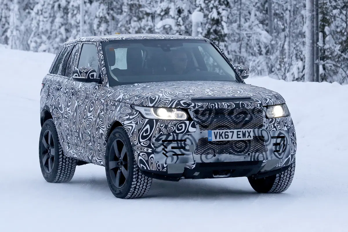 Land Rover Defender, le foto spia (2)