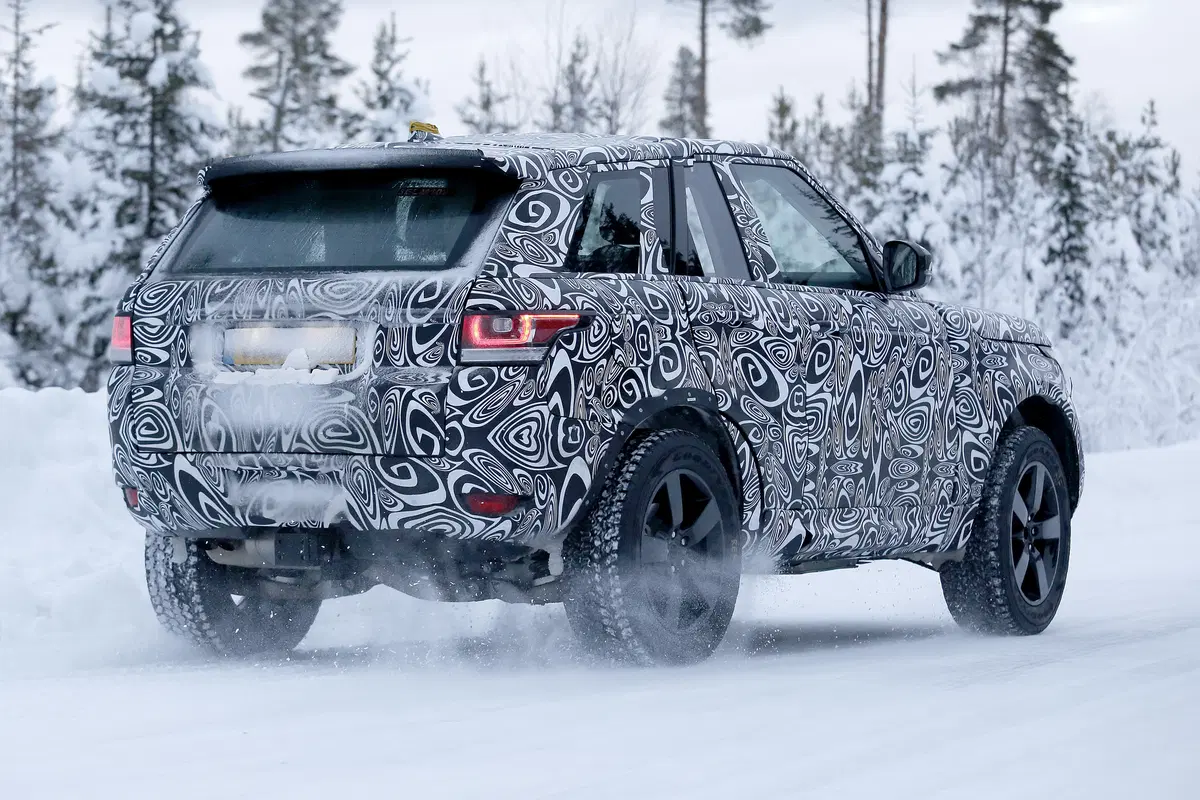 Land Rover Defender, le foto spia (3)