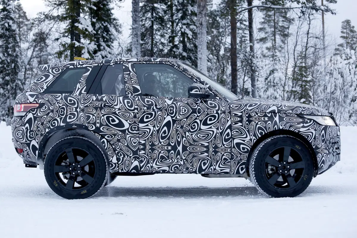 Land Rover Defender, le foto spia (6)