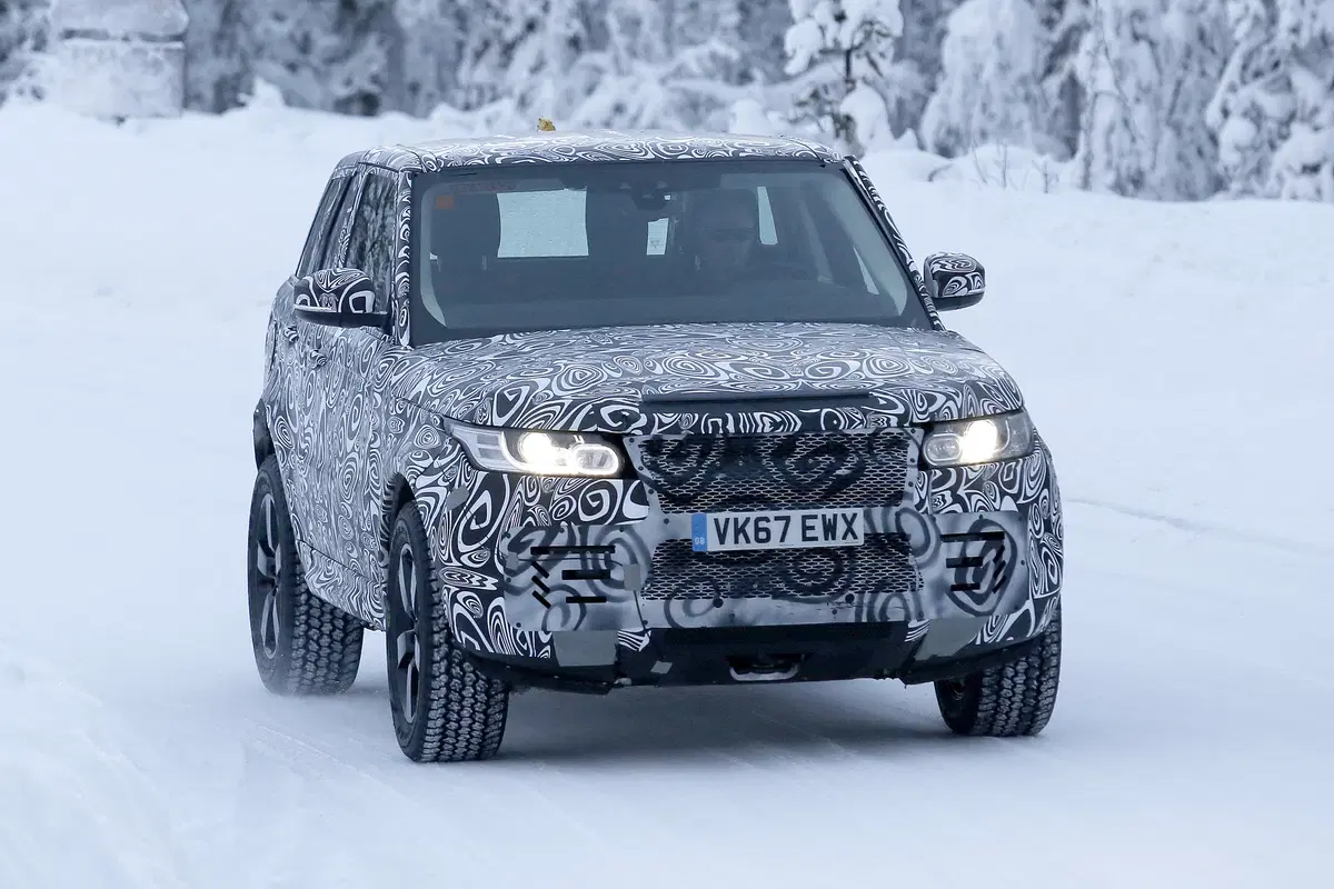 Land Rover Defender, le foto spia (5)