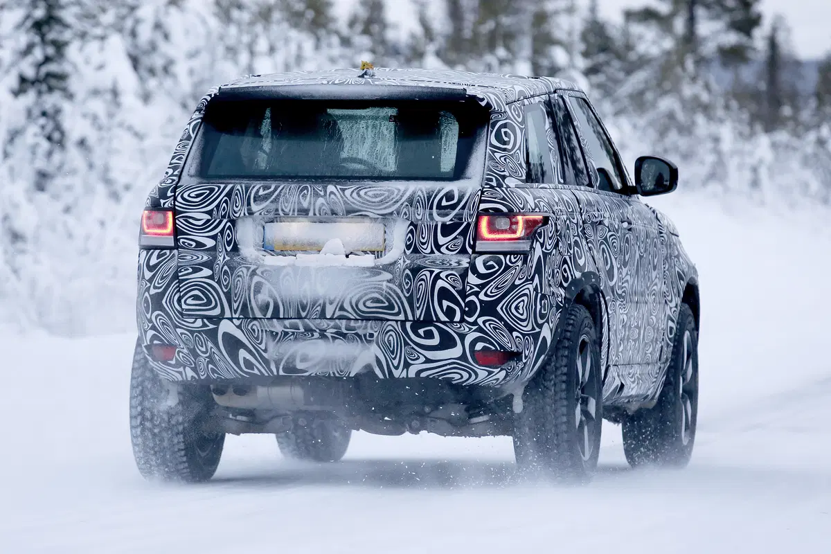 Land Rover Defender, le foto spia (11)