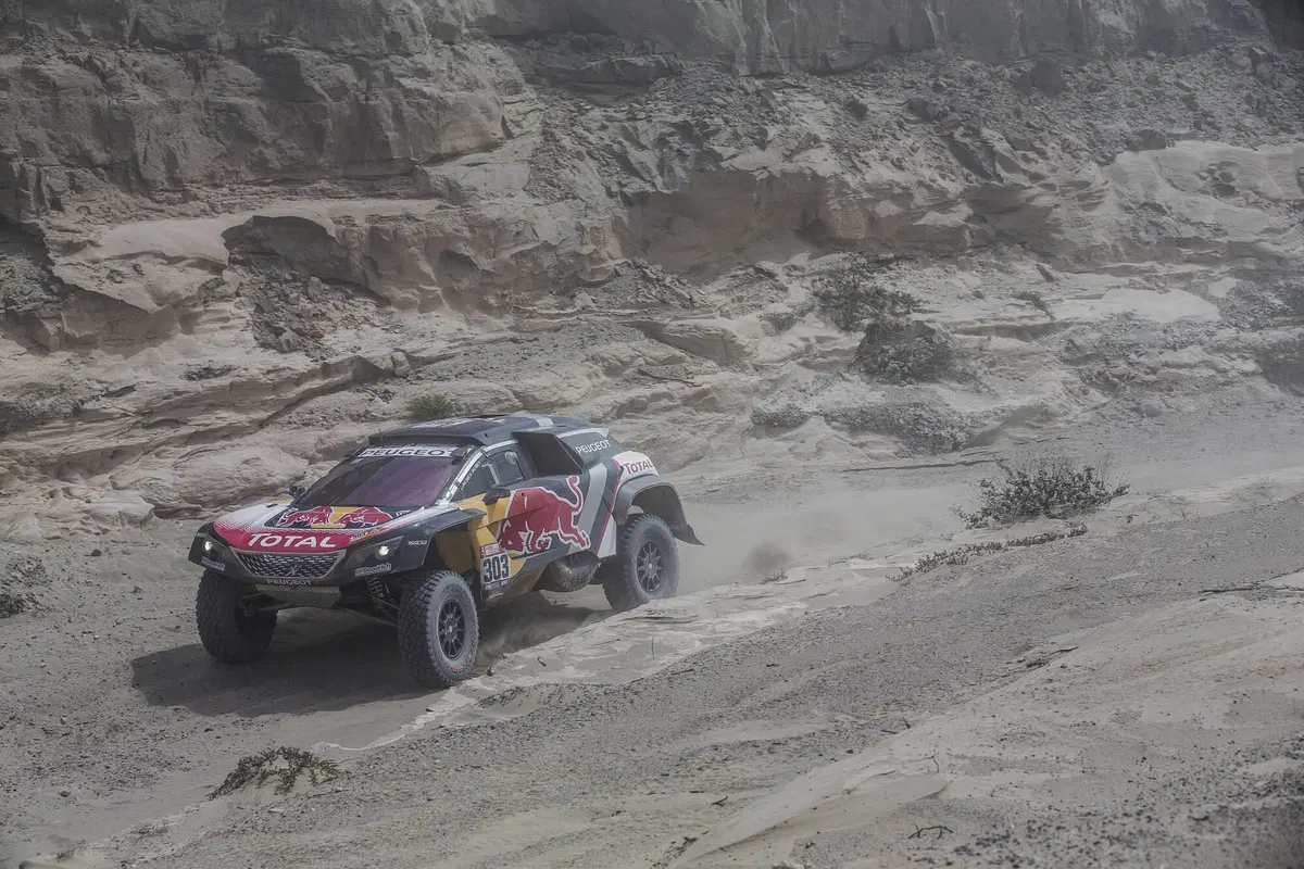 DKR ’18 Peugeot. Vittoria di Peterhansel, ritiro di Loeb (2)