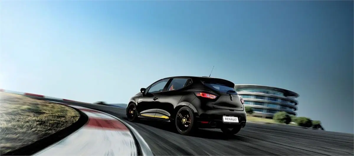 Renault Clio R.S.18, aria di Formula 1 (4)