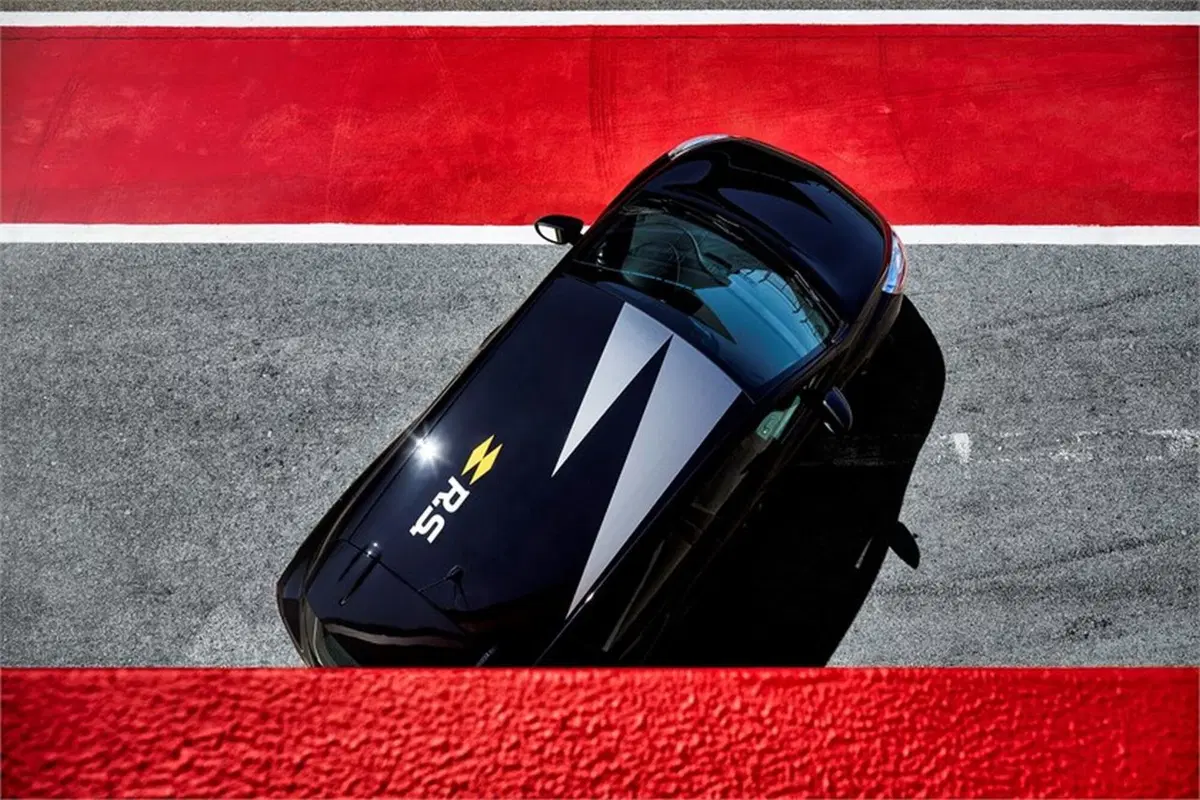 Renault Clio R.S.18, aria di Formula 1 (7)