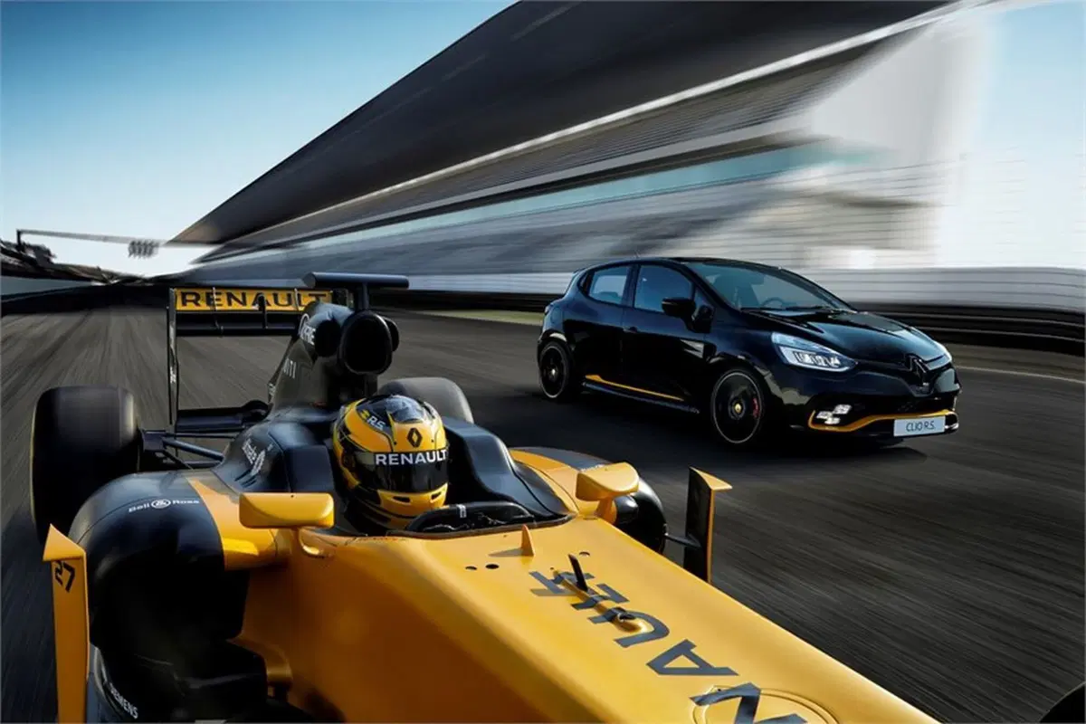 Renault Clio R.S.18, aria di Formula 1