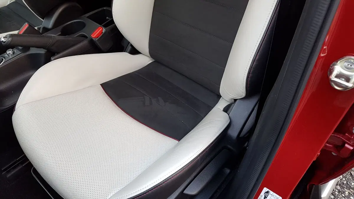 Mazda CX-3 | Un rosso che infuoca le strade... (12)