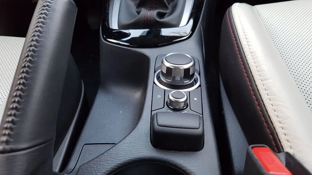 Mazda CX-3 | Un rosso che infuoca le strade... (17)