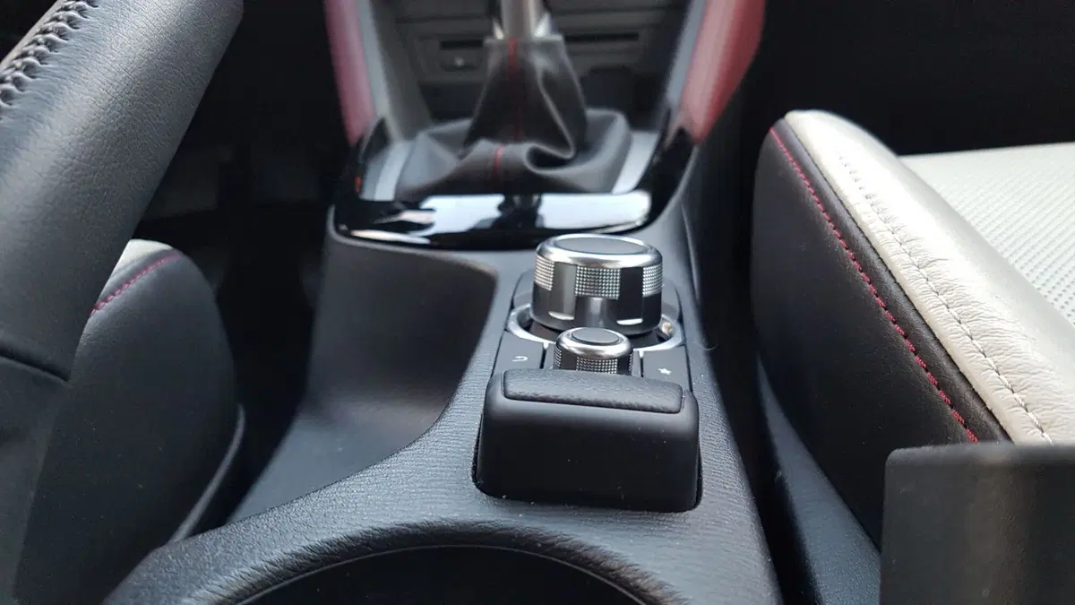 Mazda CX-3 | Un rosso che infuoca le strade... (18)
