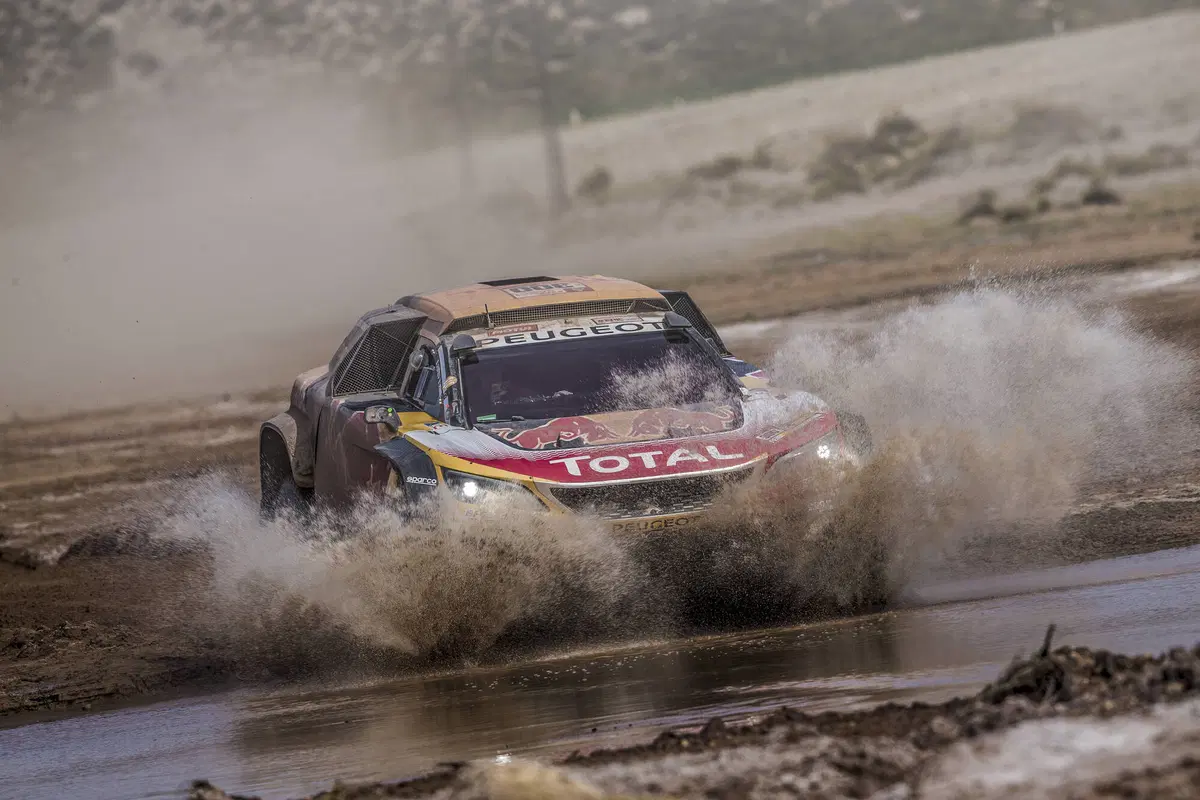 Dakar ‘18. Peterhansel (Peugeot) e Meo (KTM) prima del Break
