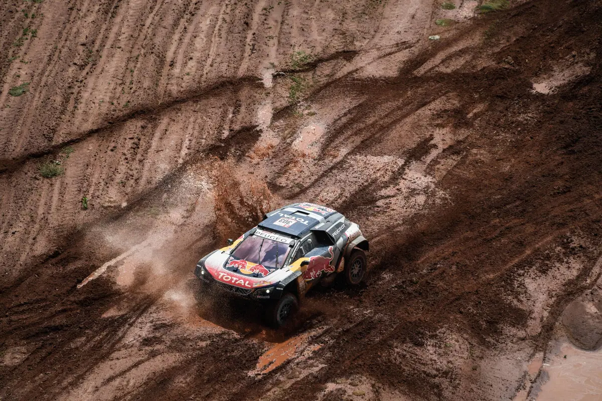 Dakar ‘18. Peterhansel (Peugeot) e Meo (KTM) prima del Break (4)