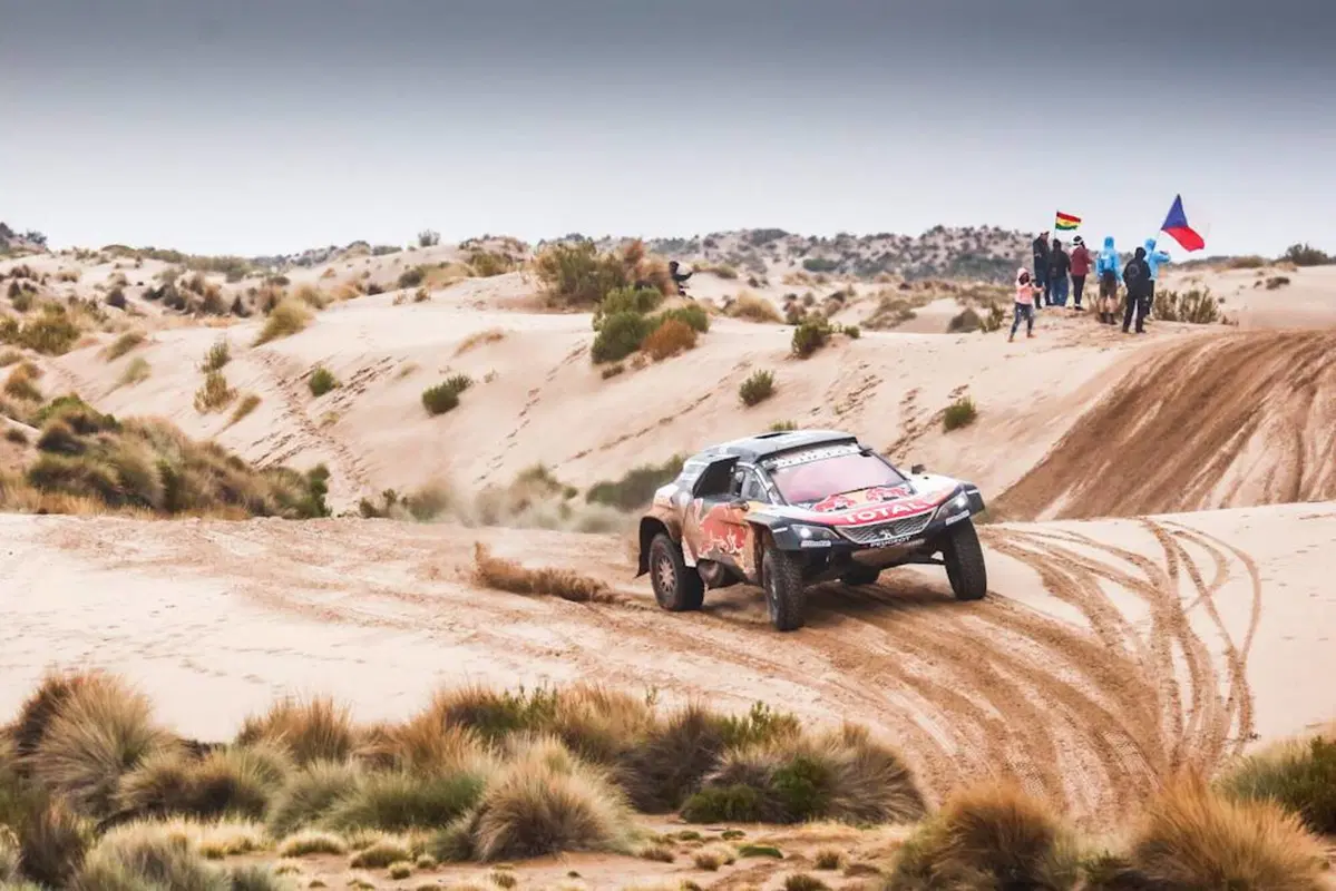 Dakar ‘18. Peterhansel (Peugeot) e Meo (KTM) prima del Break (5)