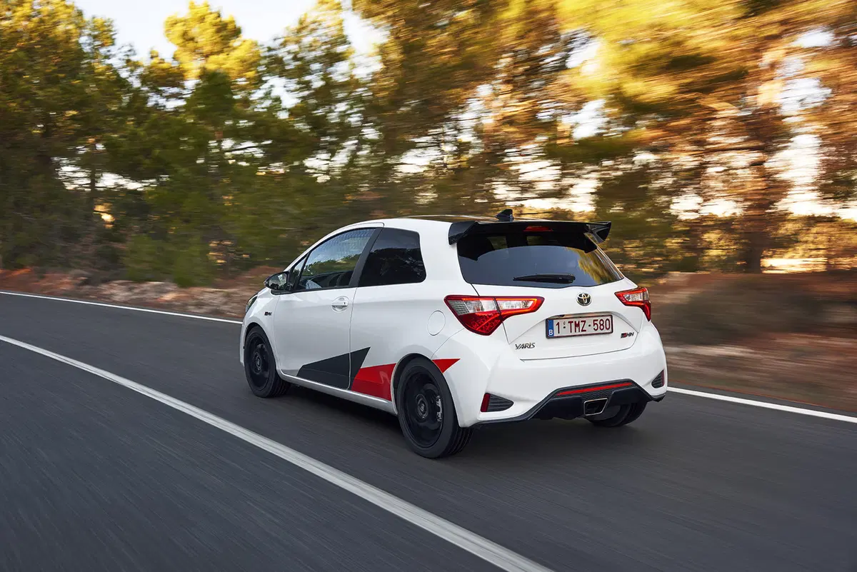 Toyota Yaris GRMN: rally-replica esclusiva, anche nella guida [VIDEO] (12)