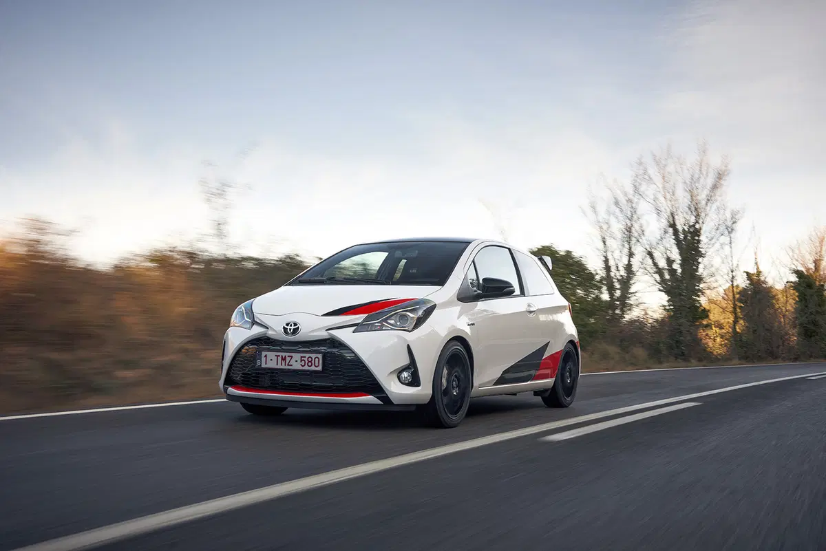 Toyota Yaris GRMN: rally-replica esclusiva, anche nella guida [VIDEO] (13)