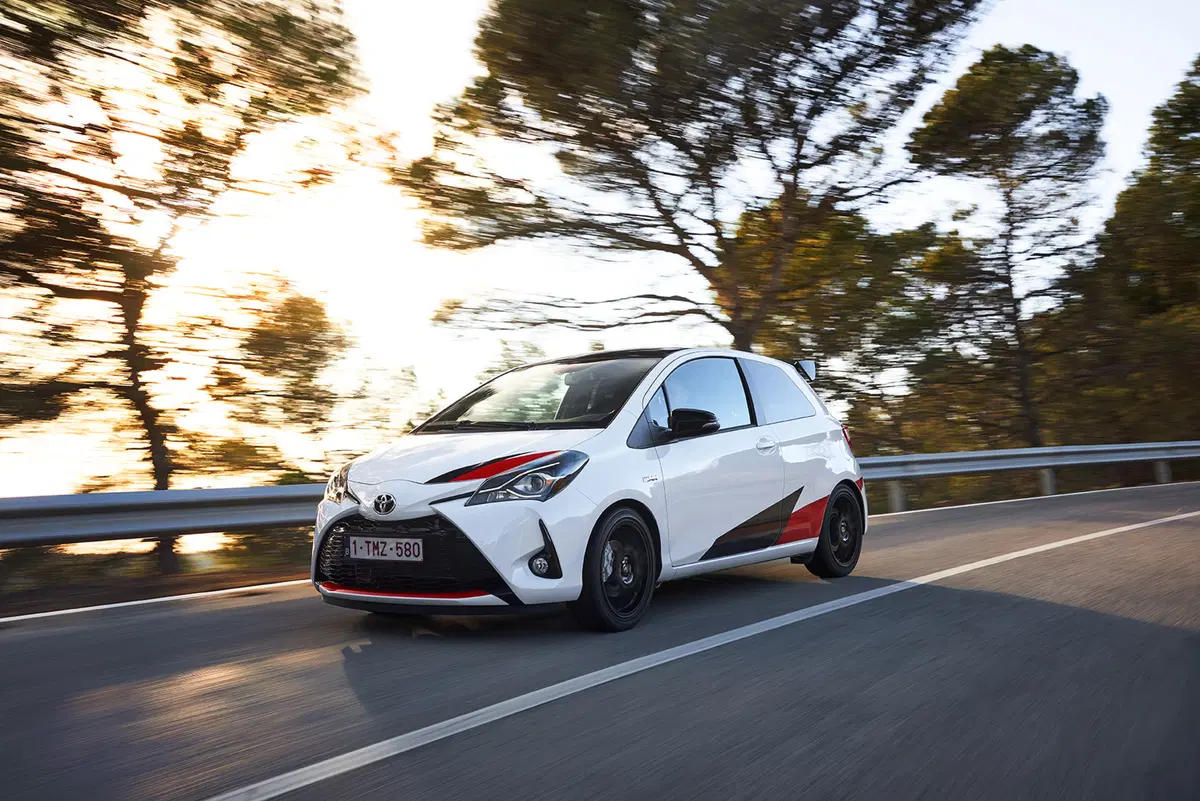 Toyota Yaris GRMN: rally-replica esclusiva, anche nella guida [VIDEO] (15)