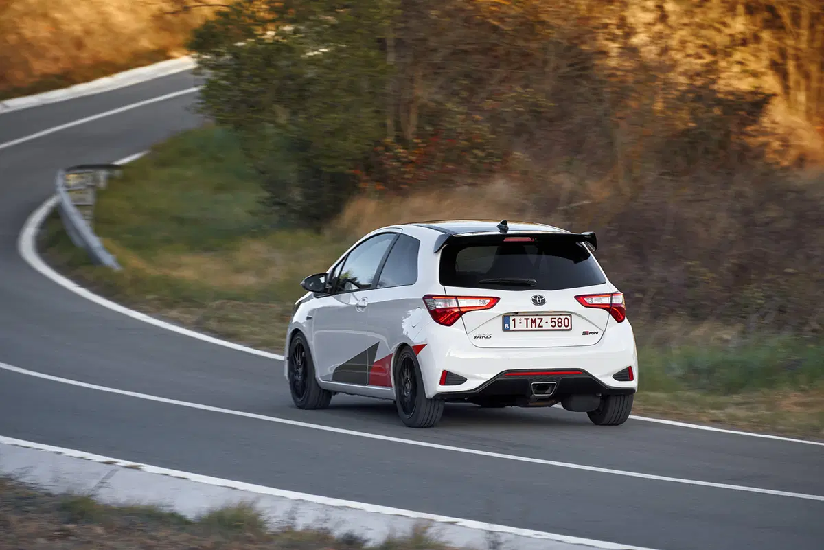 Toyota Yaris GRMN: rally-replica esclusiva, anche nella guida [VIDEO] (16)