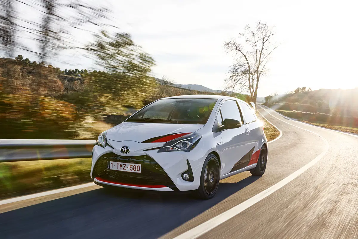 Toyota Yaris GRMN: rally-replica esclusiva, anche nella guida [VIDEO] (20)