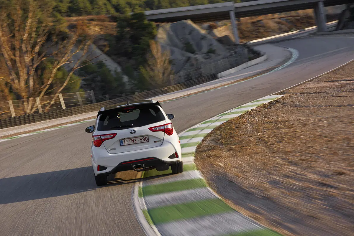 Toyota Yaris GRMN: rally-replica esclusiva, anche nella guida [VIDEO] (22)