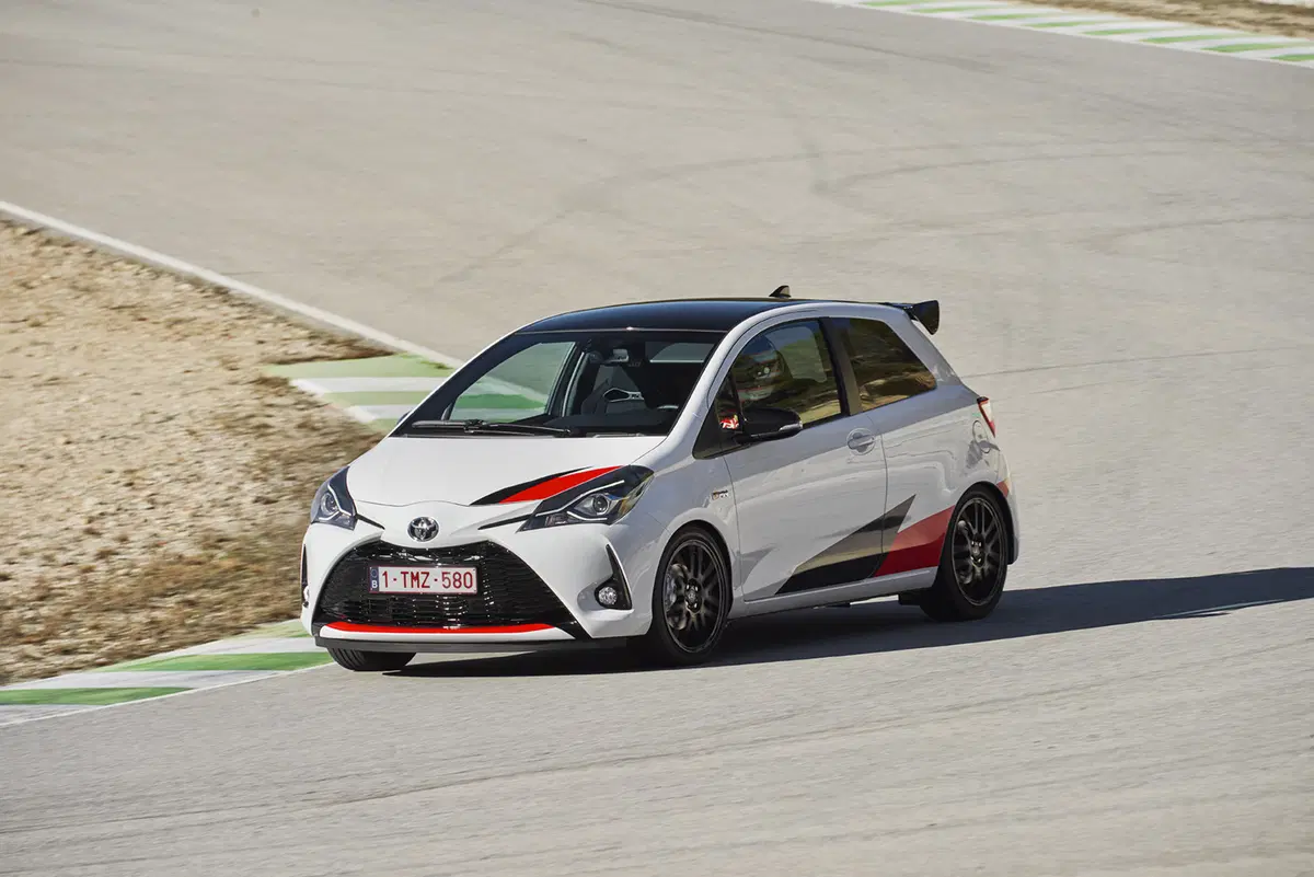 Toyota Yaris GRMN: rally-replica esclusiva, anche nella guida [VIDEO] (25)